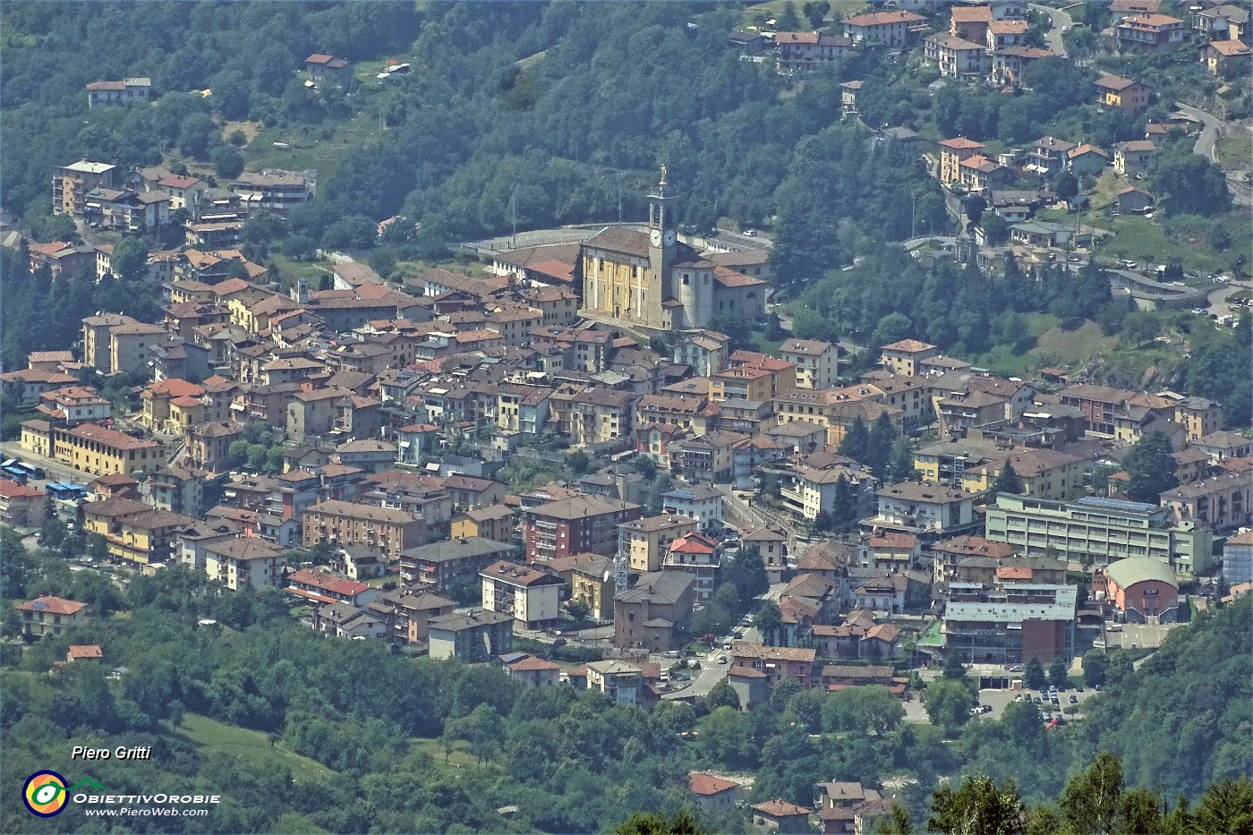 45 Maxi zoom sul centro di Zogno con casa mia!.JPG -                                
